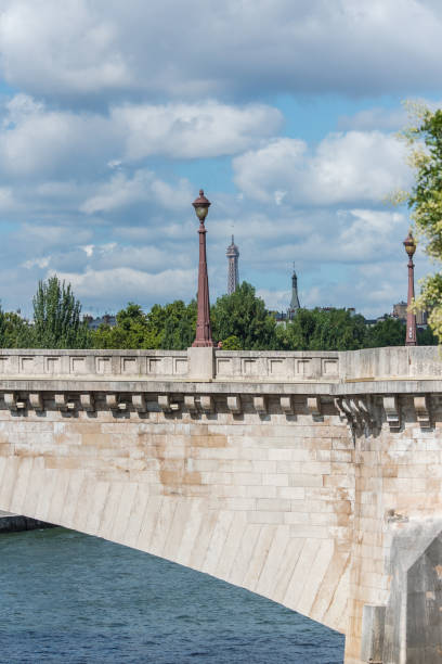 istock Paris, pont de la Tournelle 859588408
