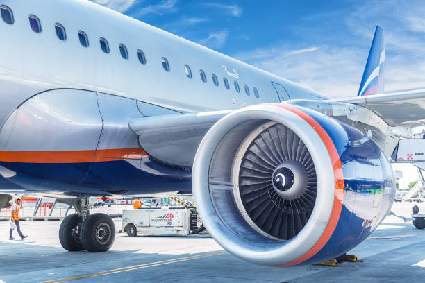 aeroflot aéronefs boeing 737-800 à l’aéroport de venise marco polo. aeroflot est le porteur de drapeau et de la plus grande compagnie aérienne de la fédération de russie - sheremetyevo photos et images de collection