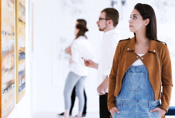 istock Casual dressed woman in gallery 859639038