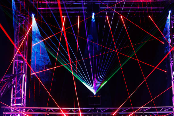pokaz światła laserowego - laser nightclub performance illuminated zdjęcia i obrazy z banku zdjęć