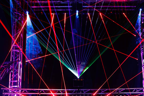 show de luz laser - laser nightclub performance illuminated - fotografias e filmes do acervo