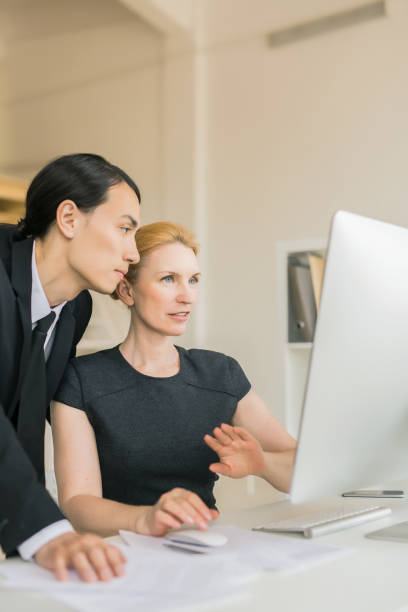 istock Meeting of start-upers 859646658