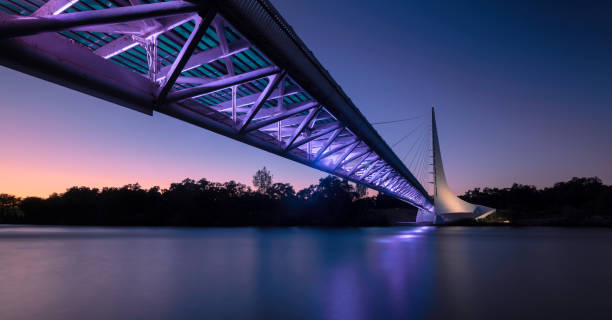 Sundial Bridge at Turtle Bay panorama at night - fotografia de stock