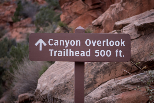 Canyon Overlook Trail Sign directs hikers to the trailhead