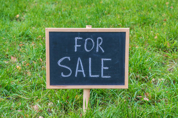 istock for sale placard 859757056