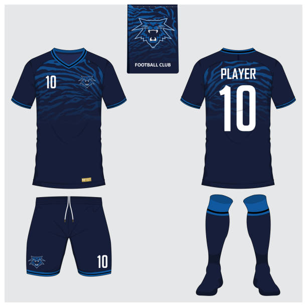 fußball trikot oder fußball-kit, kurz, socke vorlage für sportclub. fußball-t-shirt mock-up. vorder- und rückseite anzeigen fußball einheitlich. flache fußball-ikone auf blauen etikett. vektor. - strip in stock-grafiken, -clipart, -cartoons und -symbole