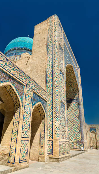 istock Kalyan Mosque in Bukhara, Uzbekistan 859809410