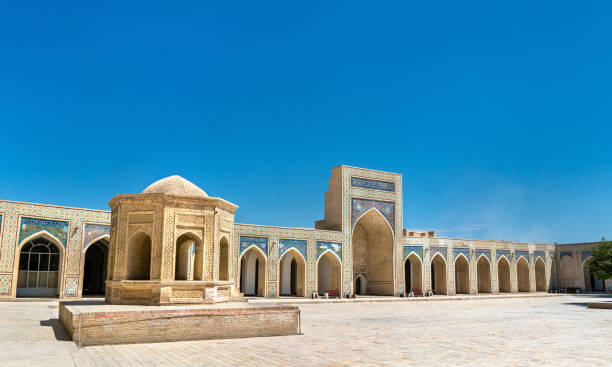 istock Kalyan Mosque in Bukhara, Uzbekistan 859810660