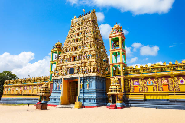 Vallipuram Alvar Vishnu Temple Vallipuram Alvar or Valipura Aalvar Vishnu Kovil is a hindu temple near Jaffna, Sri Lanka. Vallipuram Alvar Kovil is considered as one of the oldest Hindu temples in Jaffna. tamil temple stock pictures, royalty-free photos & images