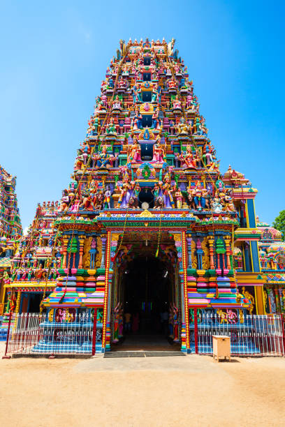 tempio pathirakali amman, trincomalee - shiva hindu god statue dancing foto e immagini stock