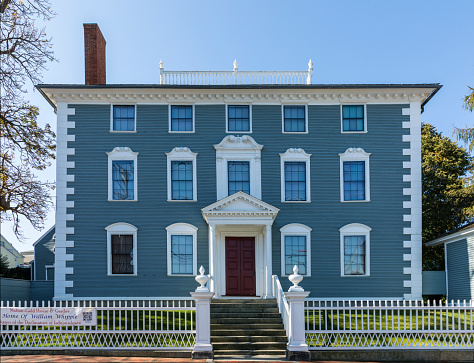 Portsmouth: old historic house of William Whipple, a signer of the Declaration of Independence. The Moffatt-Ladd House from 1763 is one of America's finest Georgian  mansions.