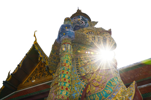 Giant of Wat Arun Ratchawararam and rays of sunshine 0025