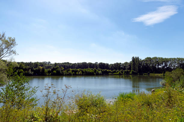 istock Lake in Oise department 860063628