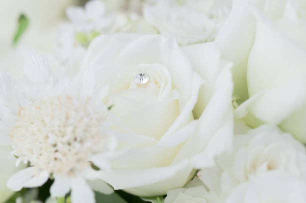 White floral arrangement, wedding centerpiece