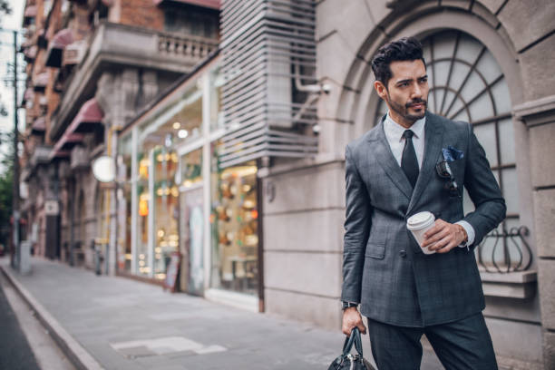 istock Businessman going on business travel 860117220