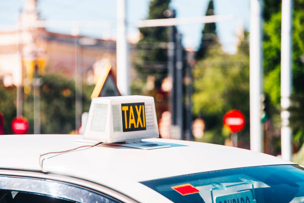istock Spanish taxi sign 860136128