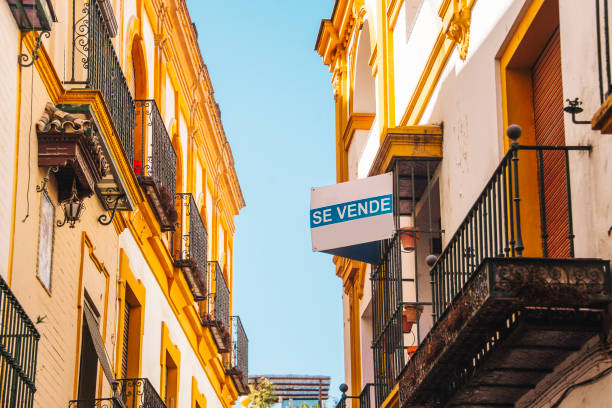 señal de venta en españa - seville sevilla house spain fotografías e imágenes de stock