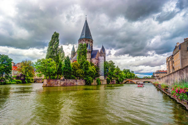 istock Cityscape with Temple Neuf in Metz 860264054