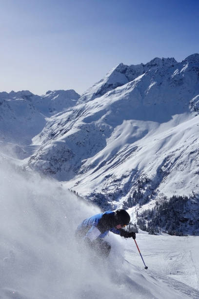 istock Extreme skiing in St. Anton, Austria 860269144