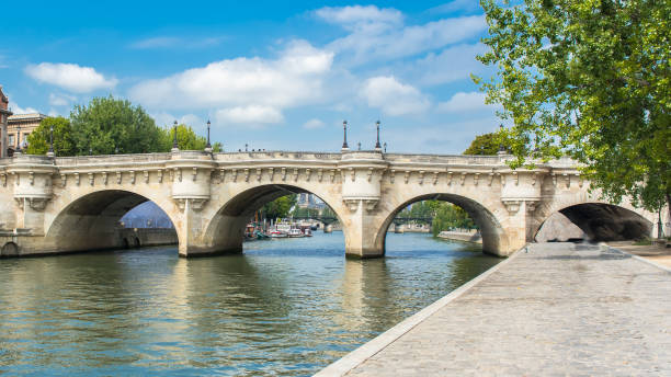 Paris, panorama of the Pont-Neuf Paris, panorama of the Pont-Neuf, with the pont des Arts and the Louvre in background quayside photos stock pictures, royalty-free photos & images