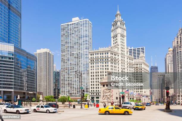 Downtown Chicago Loop Illinois Usa Stock Photo - Download Image Now - Michigan Avenue - Chicago, Chicago - Illinois, Architecture