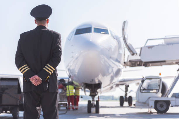 istock Airman locating afore big aircraft 860381820