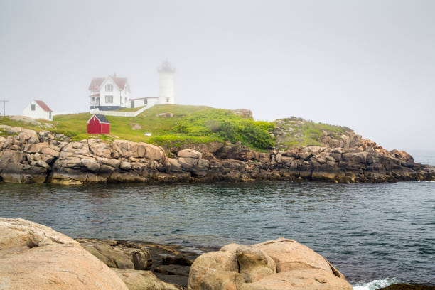 nubble leuchtturm am cape neddick - maine lighthouse york maine new england stock-fotos und bilder