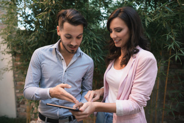 istock Doing business on the brake 860464998