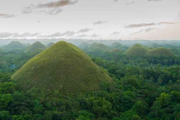 istock Chocolate Hills in the morning 860635132