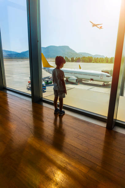 istock Child in airport 860650024