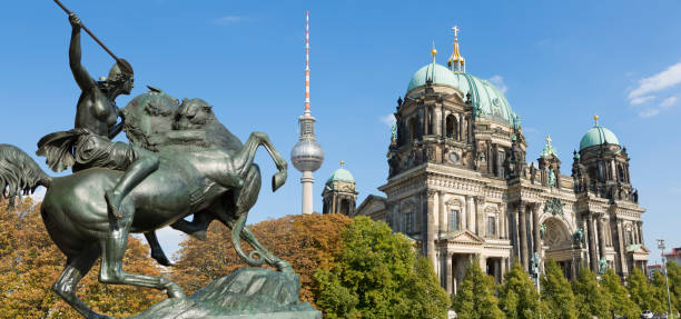 The Berliner Dom ( Berlin Cathedral ) completed in 1905, is Berlin's largest and most important Protestant church in the back the television tower