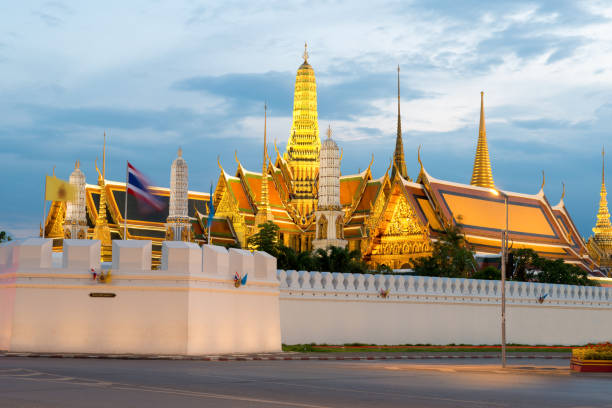 istock Wat phra keaw at night in Bangkok, Thailand. 860695948