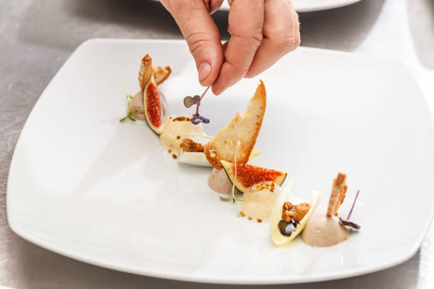 istock Chef finishes his plate 860759858