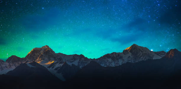 new zealand scenic mountain landscape at mount cook  milky way - natural landmark winter season mountain peak imagens e fotografias de stock