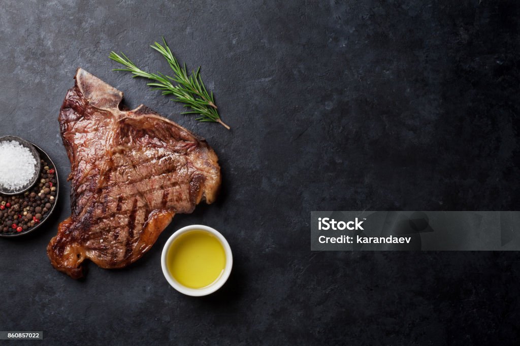 T-bone steak - Foto de stock de Bistec libre de derechos
