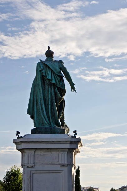 istock Statue of a general with pigeon on the head 860863756