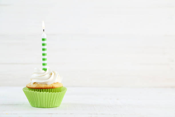 birthday cupcakes birthday cupcakes birthday cake green stock pictures, royalty-free photos & images