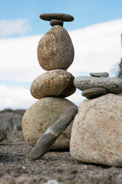 cairn piled stones - 24120 ストックフォトと画像