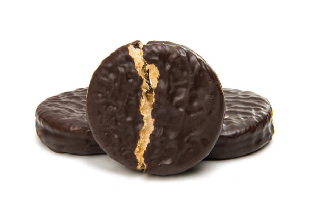 istock Chocolate cookies with marshmallow isolated 860932970