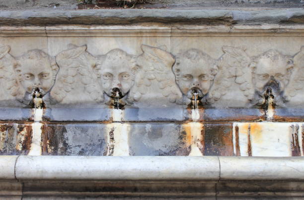 фонтаны эпохи возрождения во флоренции - renaissance baroque style sculpture human face стоковые фото и изображения