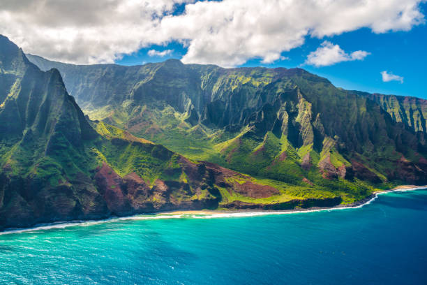 View on Napali Coast on Kauai island on Hawaii View on Napali Coast on Kauai island on Hawaii, USA state park photos stock pictures, royalty-free photos & images