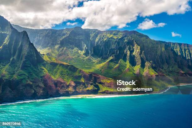 View On Napali Coast On Kauai Island On Hawaii Stock Photo - Download Image Now - Hawaii Islands, Kauai, Mountain