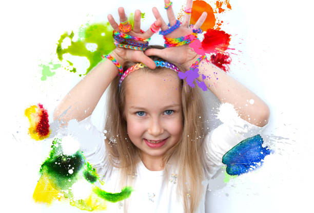 istock Loom bangs. Little girl demonstrated her loom work 861004738