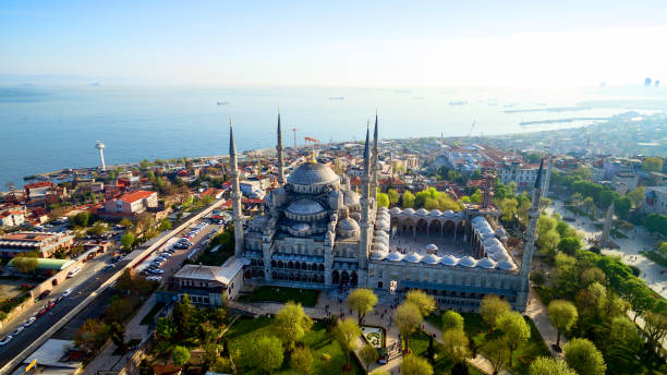 aerial view of istanbul, turkey - sultan ahmed mosque imagens e fotografias de stock
