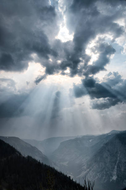 beartooth góry absaroka zakres - mountain montana mountain peak mountain range zdjęcia i obrazy z banku zdjęć