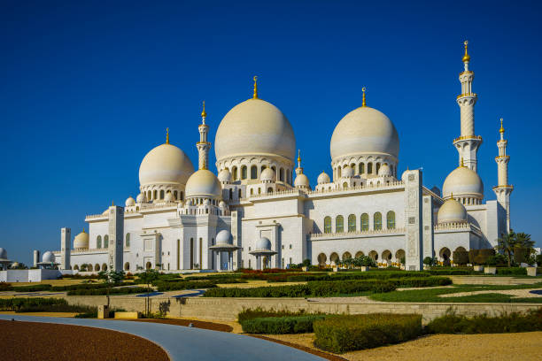 istock Sheikh Zayed Grand Mosque in Abu Dhabi 3 861083938