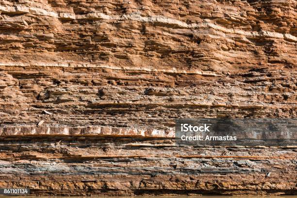 Capas De Roca Foto de stock y más banco de imágenes de Efecto de multi capa - Efecto de multi capa, Tierra, Sedimentaria