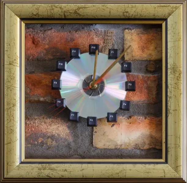 Four seconds on the wall clock