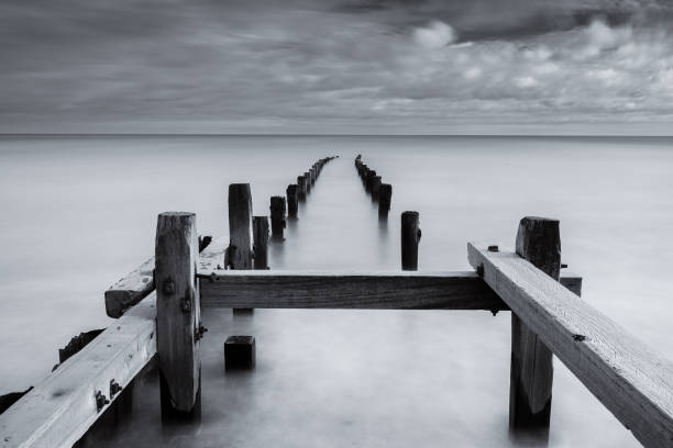 istock Mono seascape, Norfolk coast, Norfolk, Uk 861176778