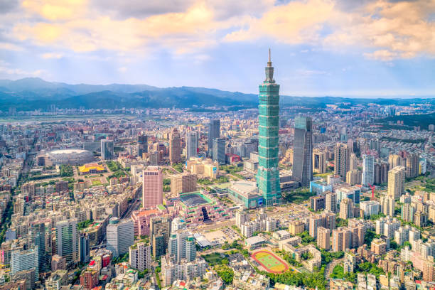 aerial view of cityscape at taipei center district, taiwan - taipei imagens e fotografias de stock